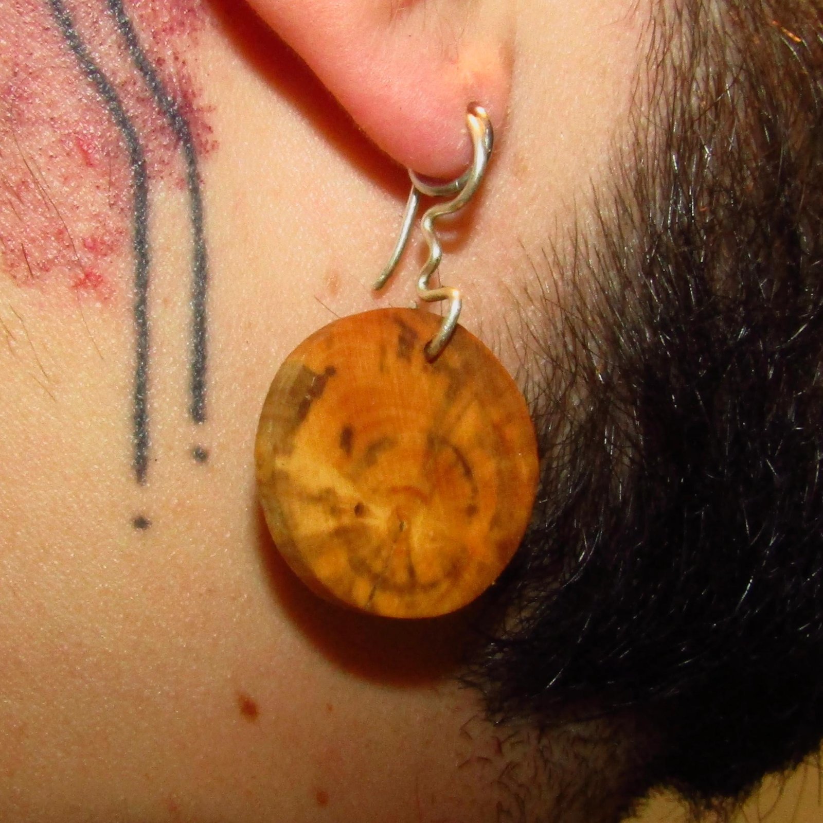 Pendantes en argent et en buis – Image 2