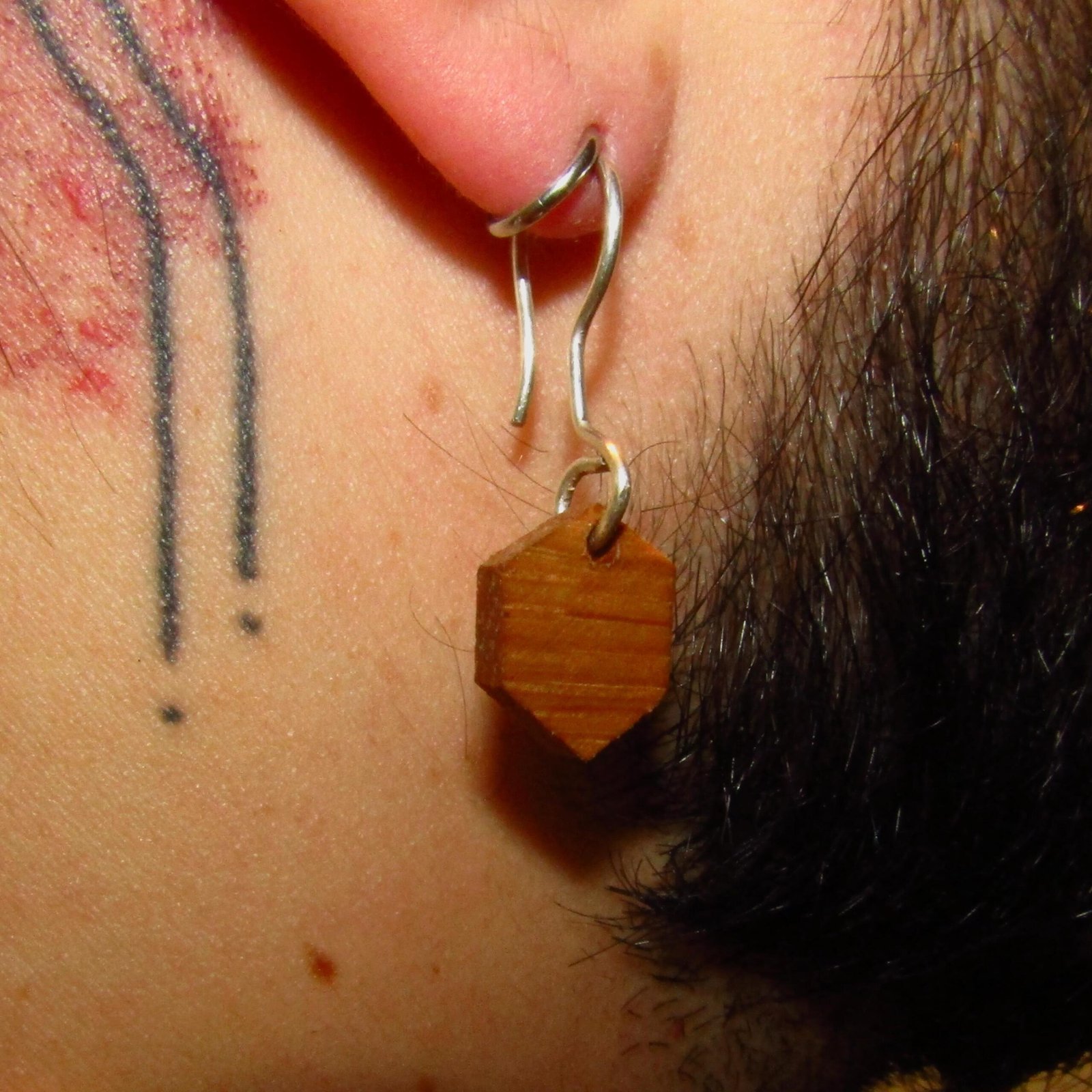 Pendantes en argent et chêne – Image 2